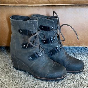 Sorel Joann of arc brown boot